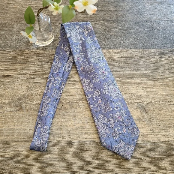 Brioni Silk Jacquard Floral Motif Tie